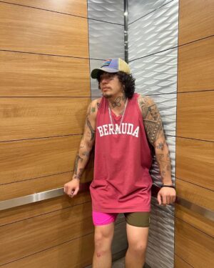 Whindersson Nunes Instagram - Mim acherrr.....⚠️👖🏝🚨🤏💨😮‍💨