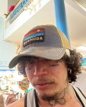 Whindersson Nunes Instagram - Mim acherrr.....⚠️👖🏝🚨🤏💨😮‍💨