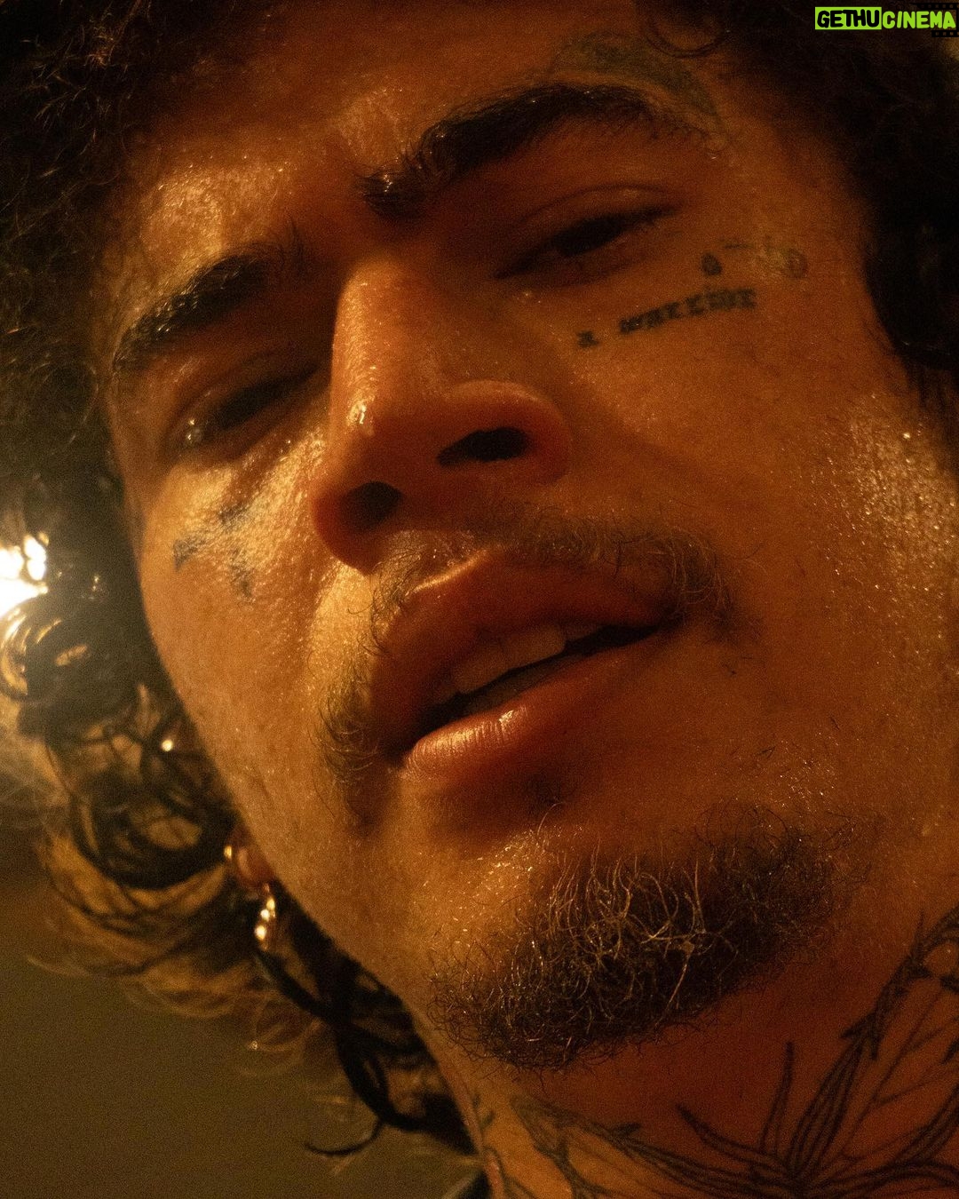 Whindersson Nunes Instagram - Eis a questão 🧘🏽♂️ . @brenofurtadol 📸