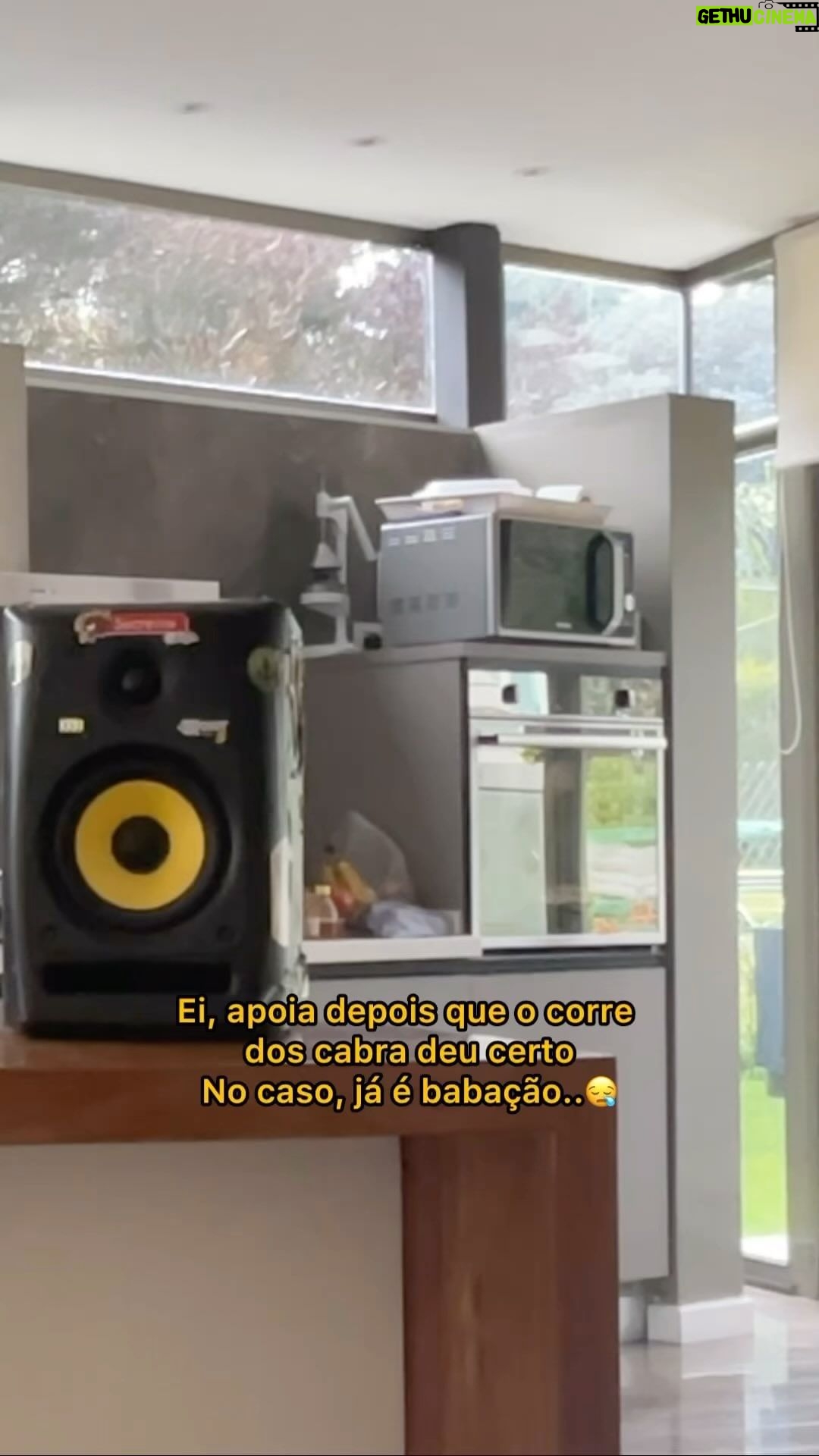 Whindersson Nunes Instagram - Essa letra foi escrita por dois nordestinos e nosso sentimento em volta de tudo que vemos e vivemos ao redor do globo, a visão nordestina. Eu e o Tchaira, e vamos fazer show em São Paulo, Fortaleza e Teresina esse ano, espero vocês lá! Feliz dia @mathgadelha 💚