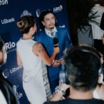 Whindersson Nunes Instagram - Eu não costumo receber prêmios, e eles param de me dar pq eu não busco, eles mandam o convite então eles tem meu endereço kkkkkkk Eu gosto de prêmio pesado, pq da impressão que é bom,o da nickelodeon se der na cabeça de um meu fi.. Mas eu sei reconhecer quando algum prêmio pode abrir portas não só pra mim mas também para os meus, pra pessoas do lugar de onde eu vim! Premiado pelo poder da influência, e por essa influência eu queria falar sobre a @tronroboticaeducativa , uma empresa de robótica e tecnologia que tenho no Piauí, criada com a intenção de ter tecnologia na grade curricular das escolas, já que o futuro é tecnológico. Deixar a astronomia mais próxima, se tudo que é no micro é no macro, sabendo sobre o universo a gente conhece mais sobre nós. Criamos também um dispositivo pra pcds auditivos poderem curtir um show de música, queria usar da influência que me trouxe até aqui pra chamar sua atenção, pra você conhecer a empresa e os projetos, vão ajudar pessoas a terem sensações que nunca pensaram em ter, obrigado! W♥️ Rio de Janeiro, Rio de Janeiro
