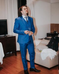 Whindersson Nunes Instagram - Eu não costumo receber prêmios, e eles param de me dar pq eu não busco, eles mandam o convite então eles tem meu endereço kkkkkkk Eu gosto de prêmio pesado, pq da impressão que é bom,o da nickelodeon se der na cabeça de um meu fi.. Mas eu sei reconhecer quando algum prêmio pode abrir portas não só pra mim mas também para os meus, pra pessoas do lugar de onde eu vim! Premiado pelo poder da influência, e por essa influência eu queria falar sobre a @tronroboticaeducativa , uma empresa de robótica e tecnologia que tenho no Piauí, criada com a intenção de ter tecnologia na grade curricular das escolas, já que o futuro é tecnológico. Deixar a astronomia mais próxima, se tudo que é no micro é no macro, sabendo sobre o universo a gente conhece mais sobre nós. Criamos também um dispositivo pra pcds auditivos poderem curtir um show de música, queria usar da influência que me trouxe até aqui pra chamar sua atenção, pra você conhecer a empresa e os projetos, vão ajudar pessoas a terem sensações que nunca pensaram em ter, obrigado! W♥️ Rio de Janeiro, Rio de Janeiro