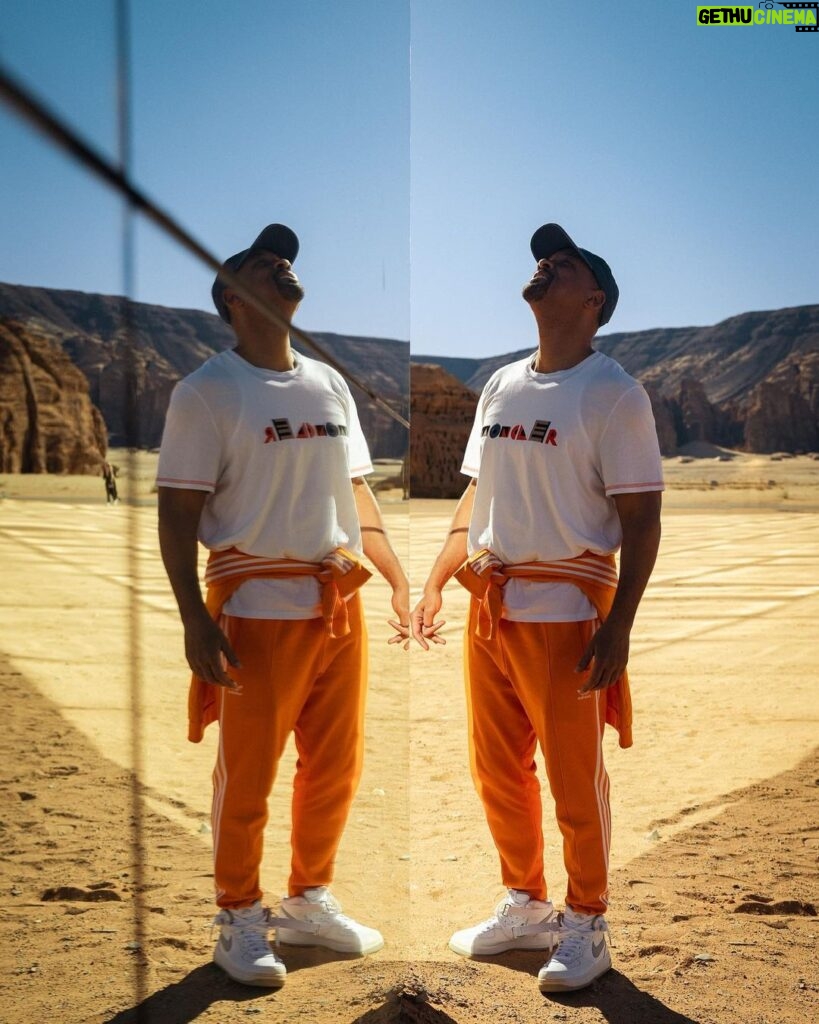 Will Smith Instagram - WOW. This was a whirlwind trip of 1sts. My first time to a camel race, my first time seeing the ancient remains of Hegra, my first time to the world’s largest mirrored building, then topping it off at F1! Thanx @therealswizzz, @saudibronx, @alulamoments, @lewishamilton, @mercedesamgf1, ’n @f1. #saudiarabiangp 📷: @jas
