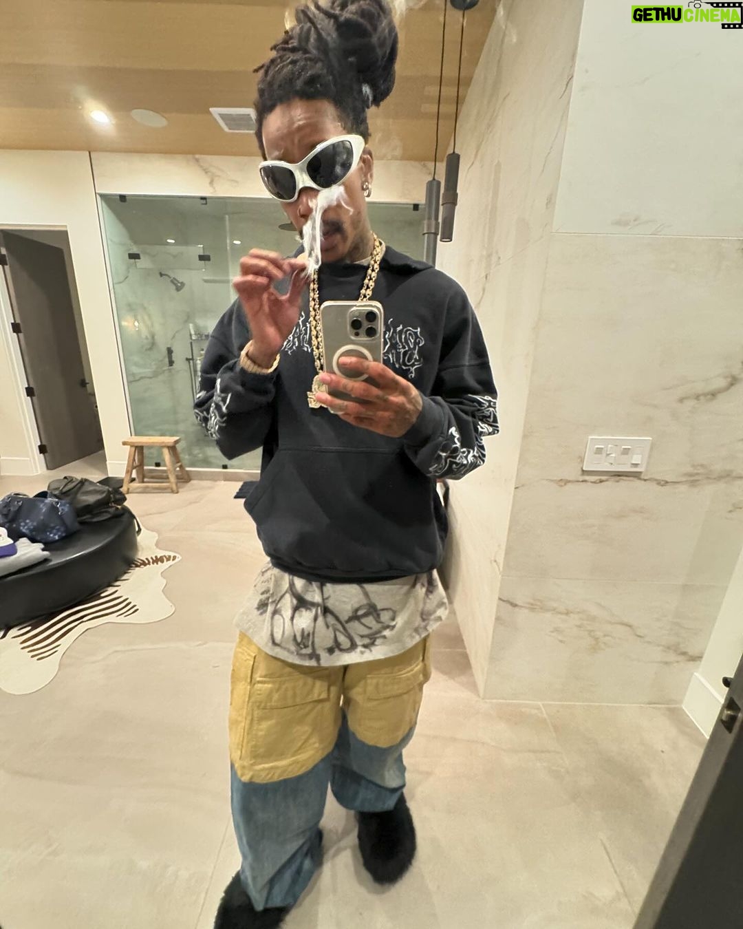 Wiz Khalifa Instagram - Receipts lookin crazy