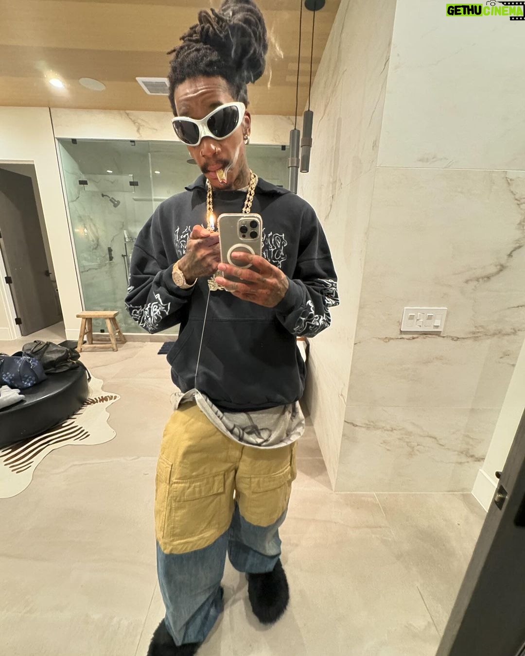 Wiz Khalifa Instagram - Receipts lookin crazy