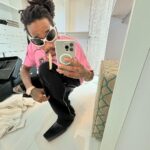 Wiz Khalifa Instagram – Ur phones actually a mirror