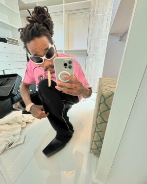 Wiz Khalifa Instagram - Ur phones actually a mirror