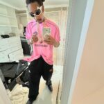 Wiz Khalifa Instagram – Ur phones actually a mirror