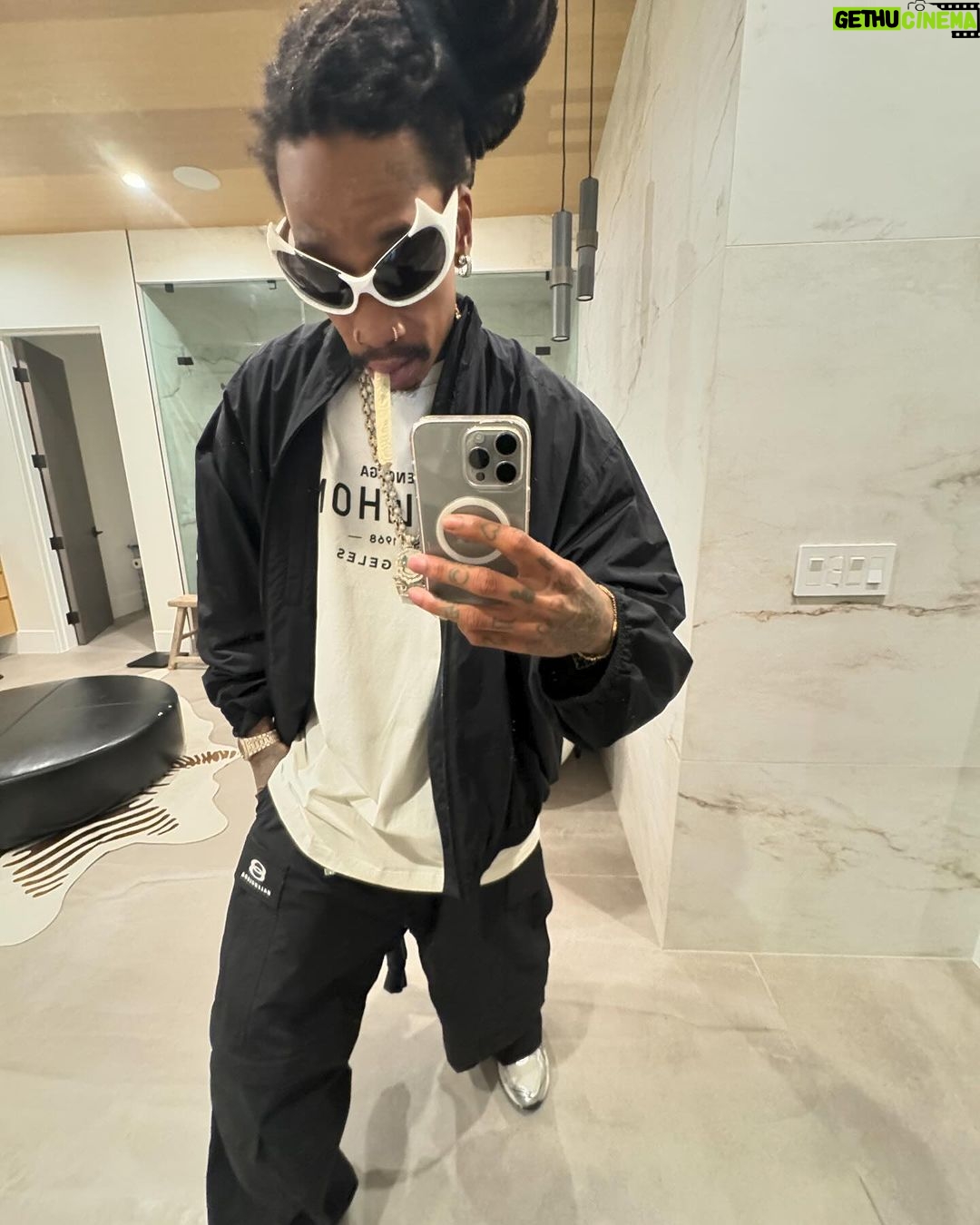 Wiz Khalifa Instagram - Santa wants his gifts back
