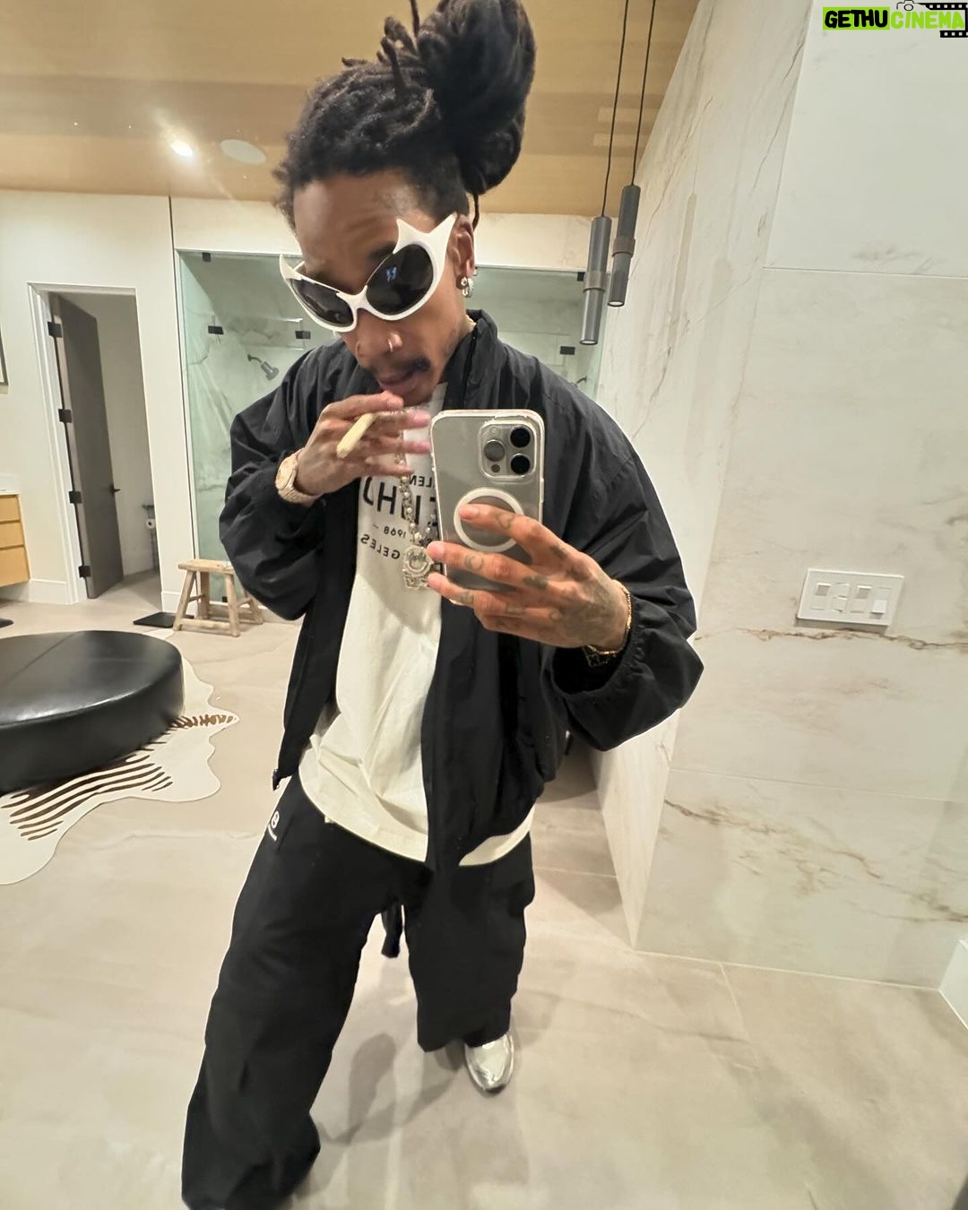 Wiz Khalifa Instagram - Santa wants his gifts back