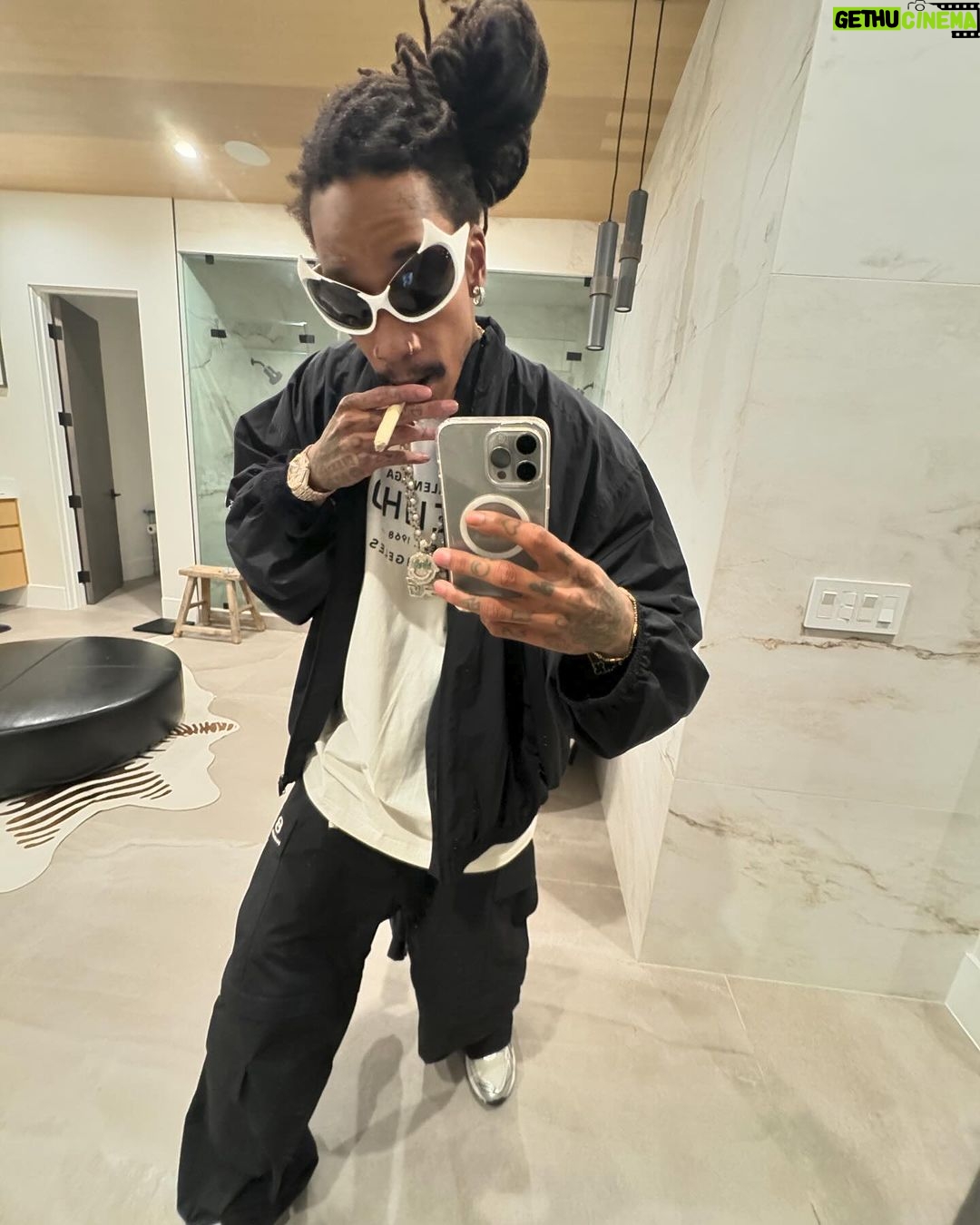 Wiz Khalifa Instagram - Santa wants his gifts back