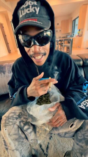 Wiz Khalifa Instagram - Earth Wind and Fire freestyle
