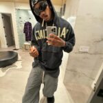 Wiz Khalifa Instagram - How am i sposed to drive the Rari in these?