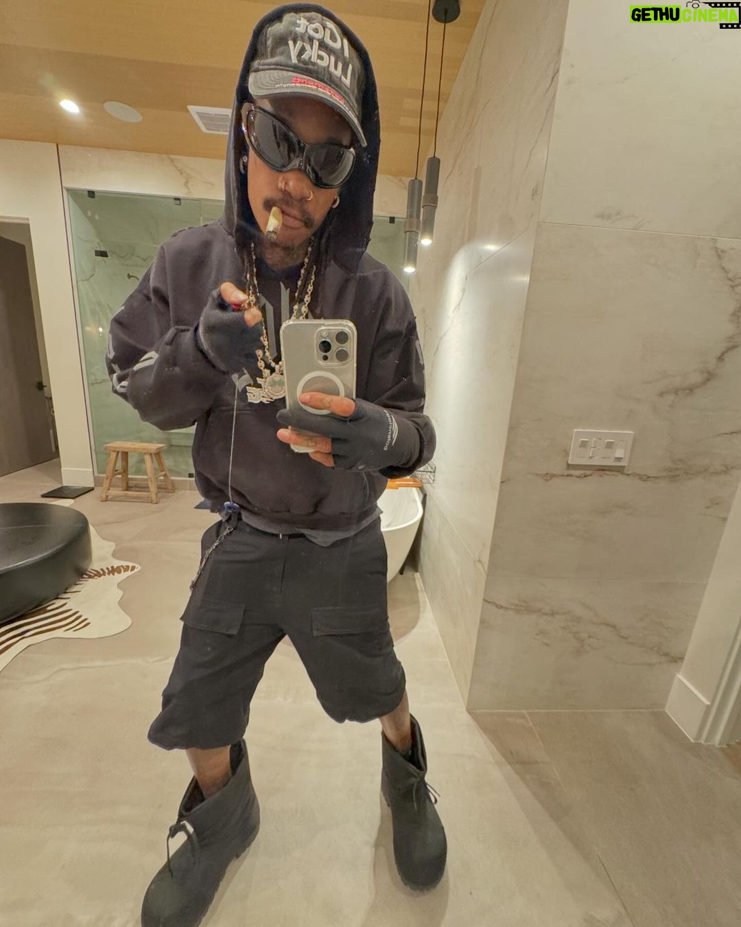 Wiz Khalifa Instagram - I don’t even want flowers.