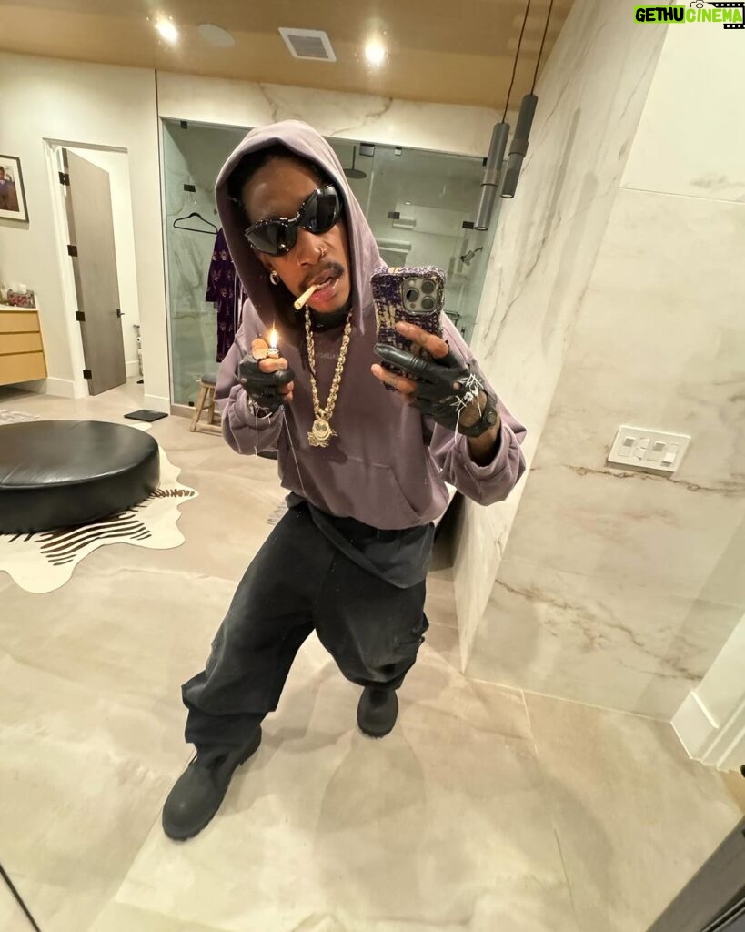 Wiz Khalifa Instagram - 🖕🏾em all