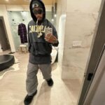 Wiz Khalifa Instagram - How am i sposed to drive the Rari in these?
