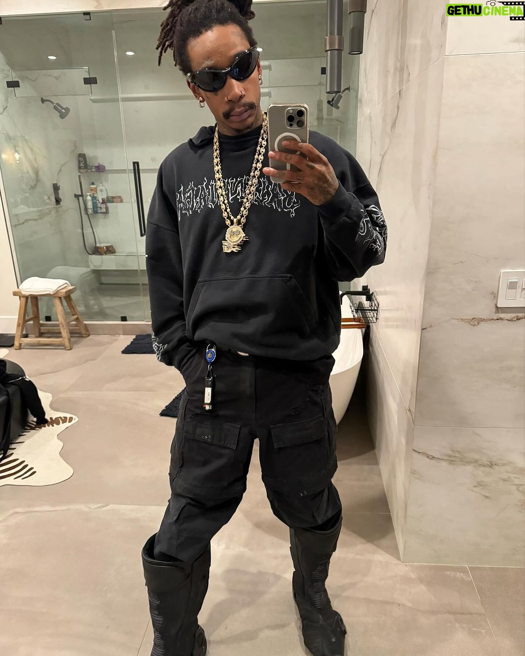 Wiz Khalifa Instagram - Ask how my day went