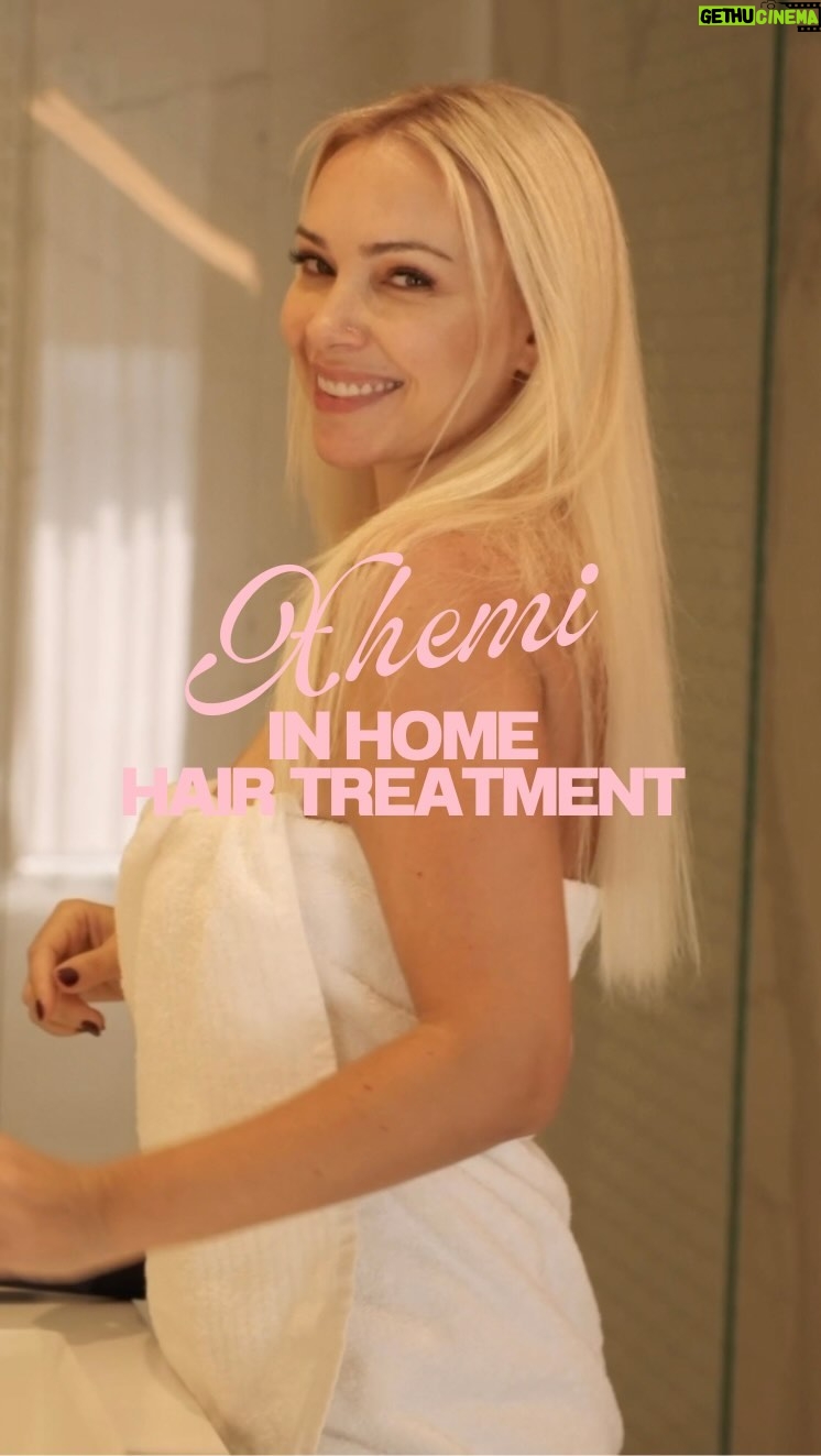 Xhemi Shehu Instagram - Xhemi vendosi të na tregojë rutinën e saj të mirëmbajtjes së flokëve të lyer dhe dekoloruar biond. Produktet e saj të preferuara janë të linjës Blond Absolu nga Kérastase. #thebeautyhub #kerastase #kerastaseofficial #tirana #shqiperi #haircare #beauty Tirana, Albania