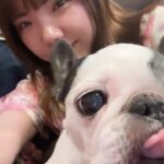 Yûka Eda Instagram - 気づいたら8月折り返してた！やばい！しかし気にせず7月を振り返るッ✊ 1 こういうシズル1番テンションあがるよね🍝 2 地元の友達が遊びに来た。完全にブラッシュアップライフ。自分はあーちんポジです。 3 犬LIFE 4 2ヶ月格闘した案件、脳が溶けそうだったので編集室で一筆入魂しました。読める？ 5 君たちはどう生きるか、を池袋におかわりしにいって、家で夏ごはん🌽 6 怒涛の撮影後に大人4人で高校生みたいなマックの楽しみ方をした夜 7 ハリーポッター スタジオに遊びに行きました。楽しすぎて7時間ぐらい居ました。 8 引きのハグリットはスタントって知ってた？知らなかったよ！ 9 かほちゃんが旅立つので皆でお見送りの会 10 お見送りの会だけど普通に夜中までアイロンビーズやってたんだが。。？ 7月も爆速で過ぎていったけど8月はさらにやばい。なんだ？気づいたらもう終わる？！ 遊び倒したけど働き倒してもいる。 忙しい時こそ、遊ぶことをあきらめない...！心！ そうそう怒涛の撮影が始まるから筋トレを再開しました。 良い秋冬をお届けできるようにやることをやる！熱中症にはお気をつけて！台風はこないでッ！ 8月も健やかに過ごしましょう✊や〜本当に..いつもありがとうございます！