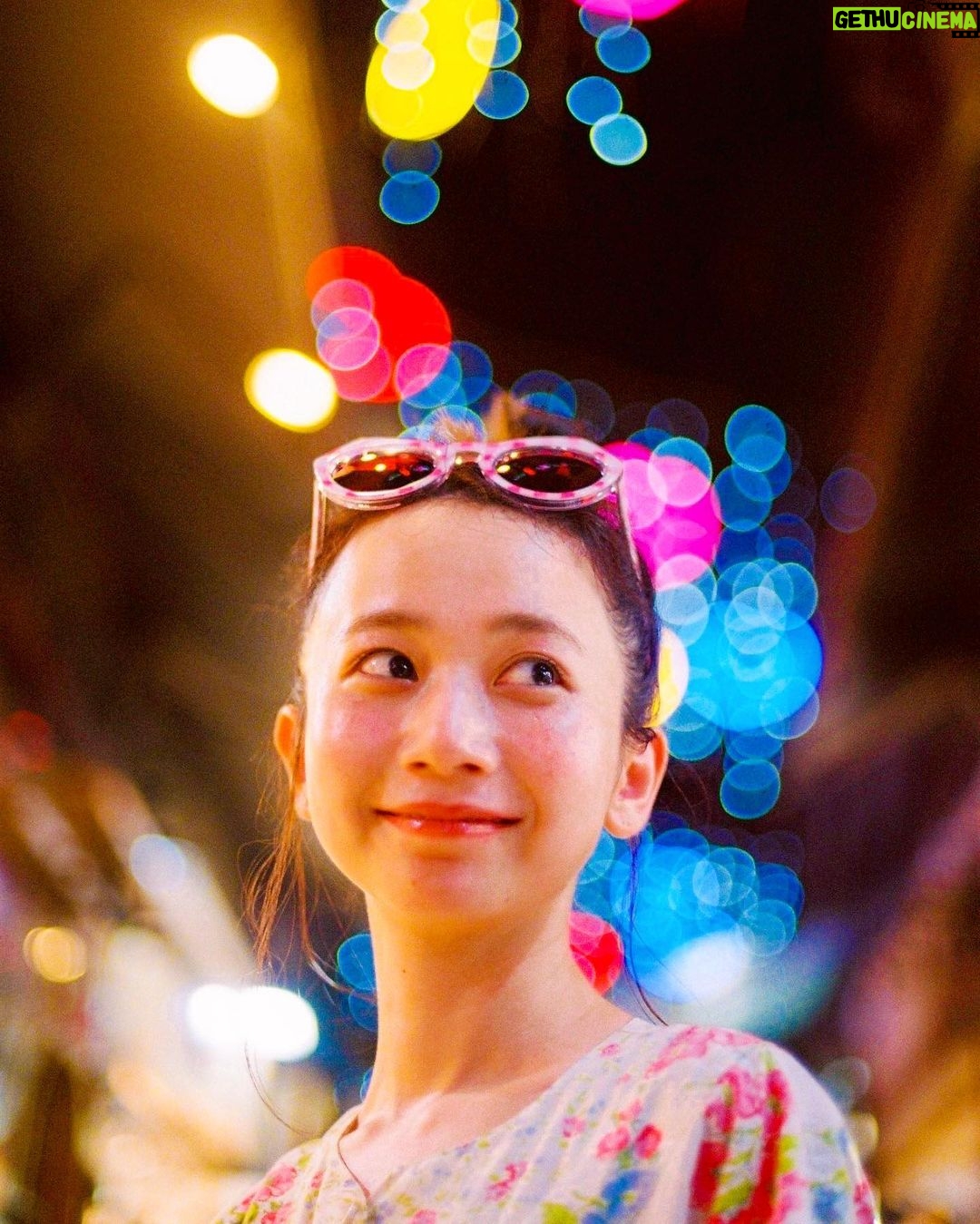 Yûka Eda - 1.4K Likes - 台詞をはなす顔よりも、その言葉を選んでいるとき、音にするまでのギリギリのためらいや緊張、相手の言葉を聴いているときの顔がすきで、そこにその人間の本質が宿っていると思うし、そういう美しい瞬間を逃さずとらえたい〜ね