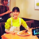 Yûka Eda Instagram - #こむぎの満腹記 後編 ご視聴ありがとうございました。 すきなものをいっぱい食べること、そこに幸せは宿っている！という前提のもと、友達と一緒に過ごす自分も、1人で好きなことに思いきり本気で向き合う自分も、どちらも本当の自分で、その両方あるからこそ生きることが楽しい、それをこのドラマでこむぎと一緒に全力肯定したい、というのが始まりでした。 そしてこのような形で地元の良さを作品にできたことも本当にうれしくて、自分にとってありがたい時間でした。 TVerにて1カ月見逃し配信が決定したようで、10月いっぱいは観られるそうです。 U-NEXTでも配信されておりますので是非とも。 そして気になった方は高崎でパスタ、オランダコロッケ、焼きまんじゅう、バンズパン、堪能してくださいませ🍝 またどこかでこむぎと小麦遠征できたらいいな〜