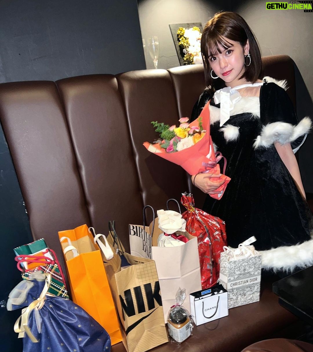 Yūka Murayama Instagram - みんな本当に本当にありがとう😭 2部は黒サンタ🖤⋆͛*͛ #サンタコス #クリスマスイベント #ファンミ