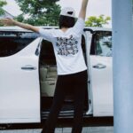 Yao Mi Instagram - 小蜜蜂忙一個不可開交 🐝 ⋱ ⋮ ⋯ 🐝⋱ ⋮ ⛥ 近期想法 如圖 🍻🥂🍾 #2023Yaomi 寧波博地影城