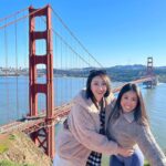 Yao Mi Instagram - 這一趟的美國之旅 重新啟動了自己 跟我過去以往的旅程很不同 以前一天喜歡從早到晚排滿行程 最瘋狂時 一天安排吃7餐 每天一定要規劃去4個景點 所以整趟都在趕路、拍照、打卡 曾幾何時 旅行因為被社群控制了？ 變成為了分享而分享？ 這不是我要的 所以這一次我放慢腳步 用心感受每一陣風、每ㄧ片風景 生活若感到了壓抑 就到遠方尋求困境的解析 大自然永遠是最好的治癒 其中舊金山行最溫暖的事 是與多年未見的高中摯友遇見 @sammy_h33 一同回憶高中過去又再次創造新的回憶 還記得高中時期就讀表演科系 老師會拿許多國外的影劇教材給我們當範本參考、練習 例如：High School Musical、The Phantom of the Opera、West Side Story、Dance Queen等等 因此在腦海裡刻下了 「美國對我來說是很遙遠的距離」 加上我英語能力不足 「美國從來都不是我旅遊的選擇」 終於有所突破！成功解鎖了🔓 這一趟 去了洛杉磯、拉斯維加斯、舊金山 感受到了自由、豐富、多彩的美國 刷新了三觀 這世界的每一個角落是那麼的不一樣 空了就多出去遊走、看看世界 原本期待來一場異國豔遇 沒想到 最後遇見的是新的自己 #2023Yaomi San Francisco, California