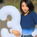 Yao Mi Instagram - 31歲·你好 翻轉人生 由自己來主導 我是一個很喜歡儀式感的人 過去生日總會以各種形式熱鬧慶祝 今年我選擇平靜平淡的心 迎接我的這一天 年齡不設限 維持最好的狀態 擁有愛人與被愛的能力 疫情這幾年讓我心境又成長許多 一切都很感恩也很知足 面對事情轉為從容淡定 奔波依舊 💙 感恩依舊 📷 @liveforlive #2022Yaomi 浙江橫店影視城