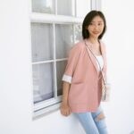 Yao Mi Instagram - 💓 所有的沈澱都是為了未來鋪路 要學會悶不吭聲的努力 記著自己的理想 擁有了他人的幫助 也要踏實的走 最後必要成為他人的明燈 照亮、成就、共享 🐝 📷： @liveforlive 包： @bcbgmaxazria #2022Yaomi