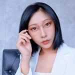 Yao Mi Instagram - 求智慧 求察覺力 以及睿智的雙眼 眼明心亮 明是非 辨善惡 如果累了 就戴上眼鏡 讓眼睛休息一下 😎🥸🤓 墨鏡： @trussardi 眼鏡： @hickmanneyewear #2022Yaomi Beijing