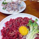 Yao Mi Instagram – 在人生的旅途中

我們遇見的每一個人
都有所啟發·給予意義
無論是從出發站相識
還是中轉站遇見
過程有人上車、有人下車
有收穫·有成長

2023列車即將到達
2024列車即將啟程

讓我們繼續
尋找美好
尋找自己

好好的感受生活
Happy New Year

#充電完畢
#整裝出發

與我的充電寶 @yyyrrr414 第一次的出國旅行🩷💜

#2023Yaomi Seoul, Korea