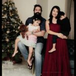 Yash Instagram - ಪರಿಧಿಯೇ ಇಲ್ಲದ ಪ್ರೀತಿ, ನಿಷ್ಕಲ್ಮಶ ನಗು, ಕನಸುಗಳನ್ನ ಸಾಕಾರಗೊಳಿಸಬಲ್ಲದು... ನಮ್ಮ ಕುಟುಂಬದಿಂದ ನಿಮ್ಮೆಲ್ಲರಿಗೂ ಹೊಸ ವರ್ಷದ ಹಾರ್ದಿಕ ಶುಭಾಷಯಗಳು.. 🤗🧿 Where love is unconditional, laughter unfiltered and dreams turn into reality.. Wishing you all a very Happy New Year from our family to yours🤗🧿 PC: @focusphotographyservice