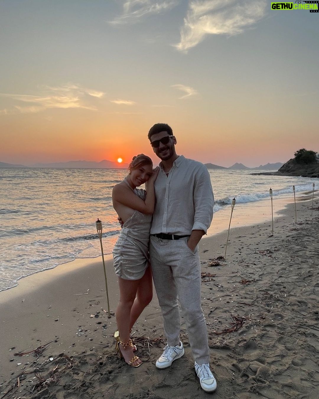 Yasmin Erbil Instagram - 1 year with my love🪬♥️🌅