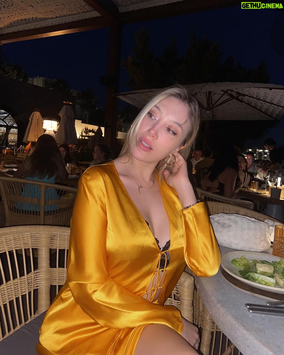 Yasmin Erbil Instagram - blondes have more fun galiba