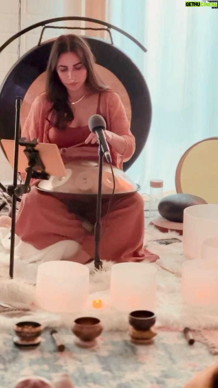 Yasmine Aker Instagram - ποΈ Limited tickets available for the next Somatic SoundBath and Breathwork class! β¨ ποΈ Saturday October 21st β° 2PM - 5Π Π β¨ These classes are absolutely magical β¨ π€ A perfect combination of research backed science and the healing arts: blending healing frequencies, and somatic therapies to soothe the nervous system and help you experience deep healing. π€ Our bodies need help to turn off our fight or flight response and require rest and relaxation in order to heal, this class will help you process blocked emotions and trauma and teach you tools to help regulate your nervous system. π€ Reset your nervous system and experience transformational healing. Learn how to heal trauma with somatic, meditative, and sonic practices. π The Temple LA 215 S La Cienega Bvld, Suite 200 Beverly Hills, CA, 90211 BENEFITS: β’ Improve symptoms of sciatica, fibromyalgia, aches, and pains β’ Release chronic stress, tension, emotional, and physical trauma β’ Increase sense of groundedness, energy, and wellbeing β’ Experience somatic release of trapped emotions β’ Improve symptoms of anxiety, depression, and addiction β’ Start your week empowered, connected, grounded, aligned, calm, and focused. #heal #somatichealing #somatictherapy #soundbath #tickets #event #experience #tensionandtraumareleasingexercises #musictherapy #breathwork #meditation Los Angeles, California