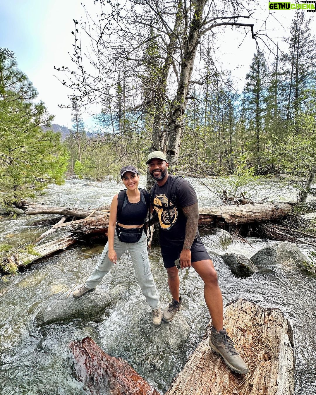 Yasmine Aker Instagram - California adventures with my šÆ @prince_nova_ and friends š¤ thank you for sharing your love of #yosemite šļø also got to keep my tradition of making friends with the squirrels šæļø Yosemite National Park