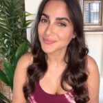 Yasmine Aker Instagram - ✨ 3 simple ways to regulate your emotions and nervous system ✨ 1) Practice slow exhales to activate the vagus nerve and promote relaxation. One technique is pretending to blow air in a whistle and take a deep breath and then slowly push the air out. ✨ 2) Sing! It doesn’t matter if you are a good singer or can sing in key. Your vocal chords are located in front of your vagus nerve. Singing is an incredibly powerful tool for healing and self soothing. ✨ 3) Move your body in a way that feels good to you. Dance, shake or do what feels right. Learn techniques such as TRE — trauma and tension releasing exercises. #nervoussystemregulation #somatichealing #regulatingemotions