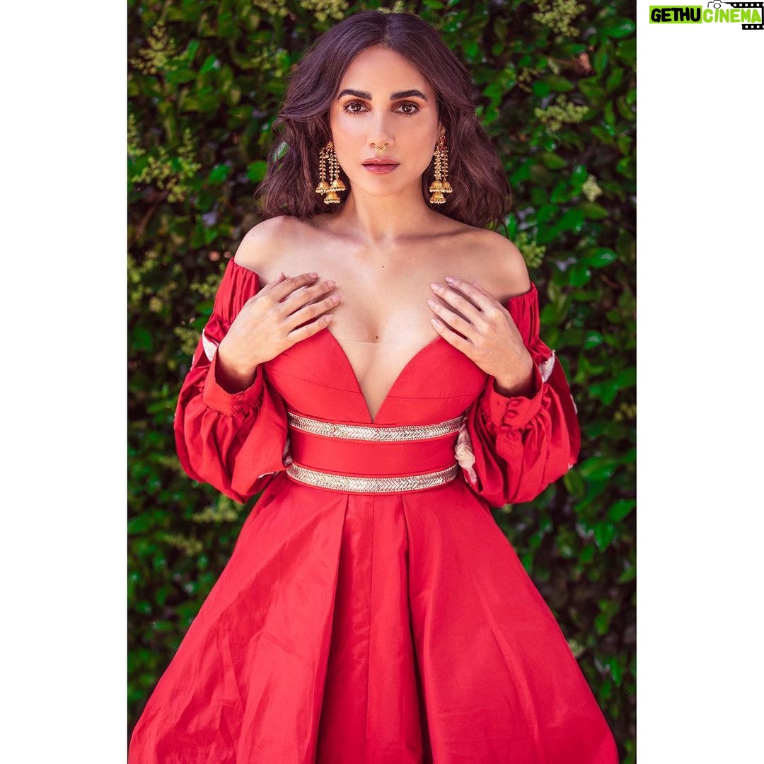 Yasmine Aker Instagram - Thank you @jejunemag for amplifying the Woman Life Freedom movement and holding space for a conversation about the connection between the rise of fundamentalism and climate change. What an honor to be the cover of your magazine ππΌ π Check out the full article here: https:// www.jejunemagazine.com/home/yasmine-aker Also is available in the bio @jejunemag Also a huge thank you to the amazing glam team, styling and photography. I adore each and every single one of you, thank you for making me look fabulous β¨π€ β¨ Credits: Photographer: @vincetrupsin Stylist: @mrqfears Make Up: @christophermilesmakeup And Hair: @mikahairstylist βοΈ Chelsea Chan π Wardrobe: Dress: @alpana_neeraj Earrings: @veronicatharmalingam π€ And as always, thank you Mona joon @consciouslivingpr β¨ #cover #actress #fashion #editorial #iran #art #womensrights #climatechange #iranianwoman #magazine #yasmineaker #photoshoot #celebrityphotographer #editorial #vincetrupsin #portrait Los Angeles, California