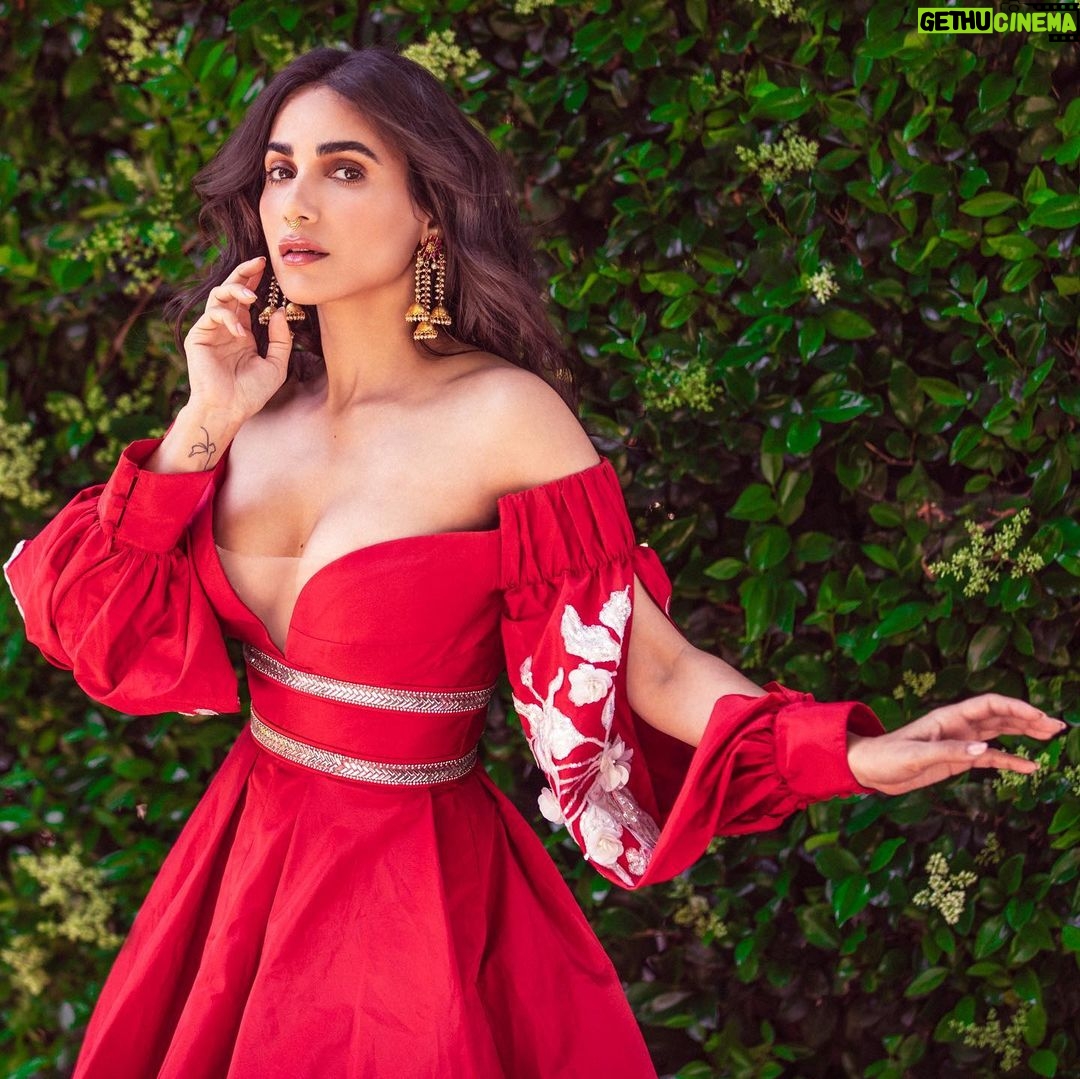 Yasmine Aker Instagram - Thank you @jejunemag for amplifying the Woman Life Freedom movement and holding space for a conversation about the connection between the rise of fundamentalism and climate change. What an honor to be the cover of your magazine ππΌ π Check out the full article here: https:// www.jejunemagazine.com/home/yasmine-aker Also is available in the bio @jejunemag Also a huge thank you to the amazing glam team, styling and photography. I adore each and every single one of you, thank you for making me look fabulous β¨π€ β¨ Credits: Photographer: @vincetrupsin Stylist: @mrqfears Make Up: @christophermilesmakeup And Hair: @mikahairstylist βοΈ Chelsea Chan π Wardrobe: Dress: @alpana_neeraj Earrings: @veronicatharmalingam π€ And as always, thank you Mona joon @consciouslivingpr β¨ #cover #actress #fashion #editorial #iran #art #womensrights #climatechange #iranianwoman #magazine #yasmineaker #photoshoot #celebrityphotographer #editorial #vincetrupsin #portrait Los Angeles, California