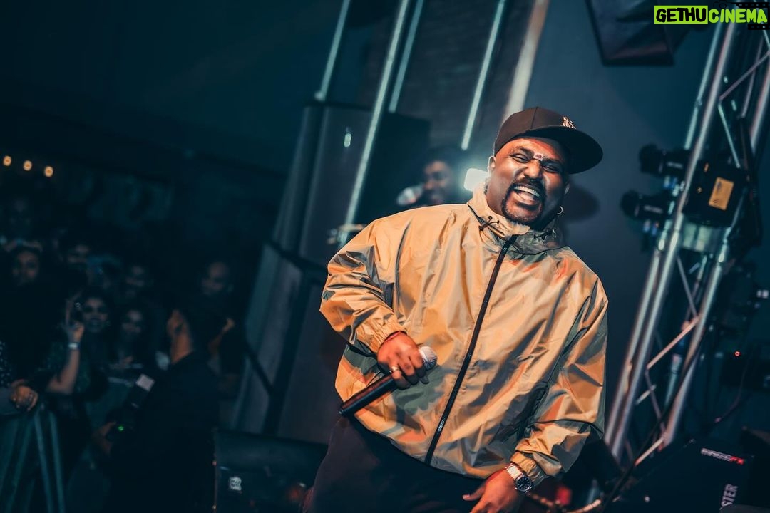 Yogi B Instagram - 90ML 3.0 🥃 EVENT OF THE YEAR💥🙌🏾 #kxjexclusiveahhh @karthikmusicexp @yogibsees @ak_sekaren @jarumuralee @chinnathamizha @annsamuel @nitu.beesounds @mannyxmusic @soundberry.ajs @dj.thas @dj_nkmusic_ Photography: @sarveshwar_photography MEDIA PARTER @ajs.events London, United Kingdom