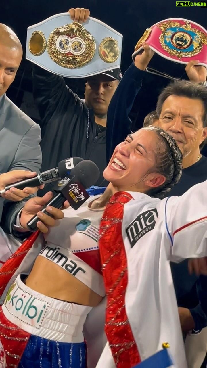 Yokasta Valle Instagram - 🏆 🥊 ¡ @yokavalle_oficial sigue siendo la reina indiscutible del boxeo! La noche de ayer defendió con orgullo y garra los títulos de la FIB y la OMB en un épico combate contra Anabel “La Avispa” Ortiz de 🇲🇽. ¡YOKA brilló como siempre! 💥👑 Después de 10 emocionantes rounds, los jueces lo decidieron: Yokasta Valle, ¡ganadora indiscutible por unanimidad! 🙌🥇 Revive parte de los mejores momentos de esta batalla dándole play… 📽️🔥 #YokastaValle #CampeonaMundial #recap #Highlights #CostaRicaEnElBoxeo #OrgulloTico 🥊🇨🇷