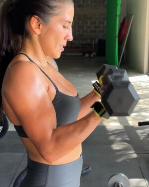 Yokasta Valle Instagram - Con los objetivos claros y la confianza en mi entrenamiento, nada es imposible!