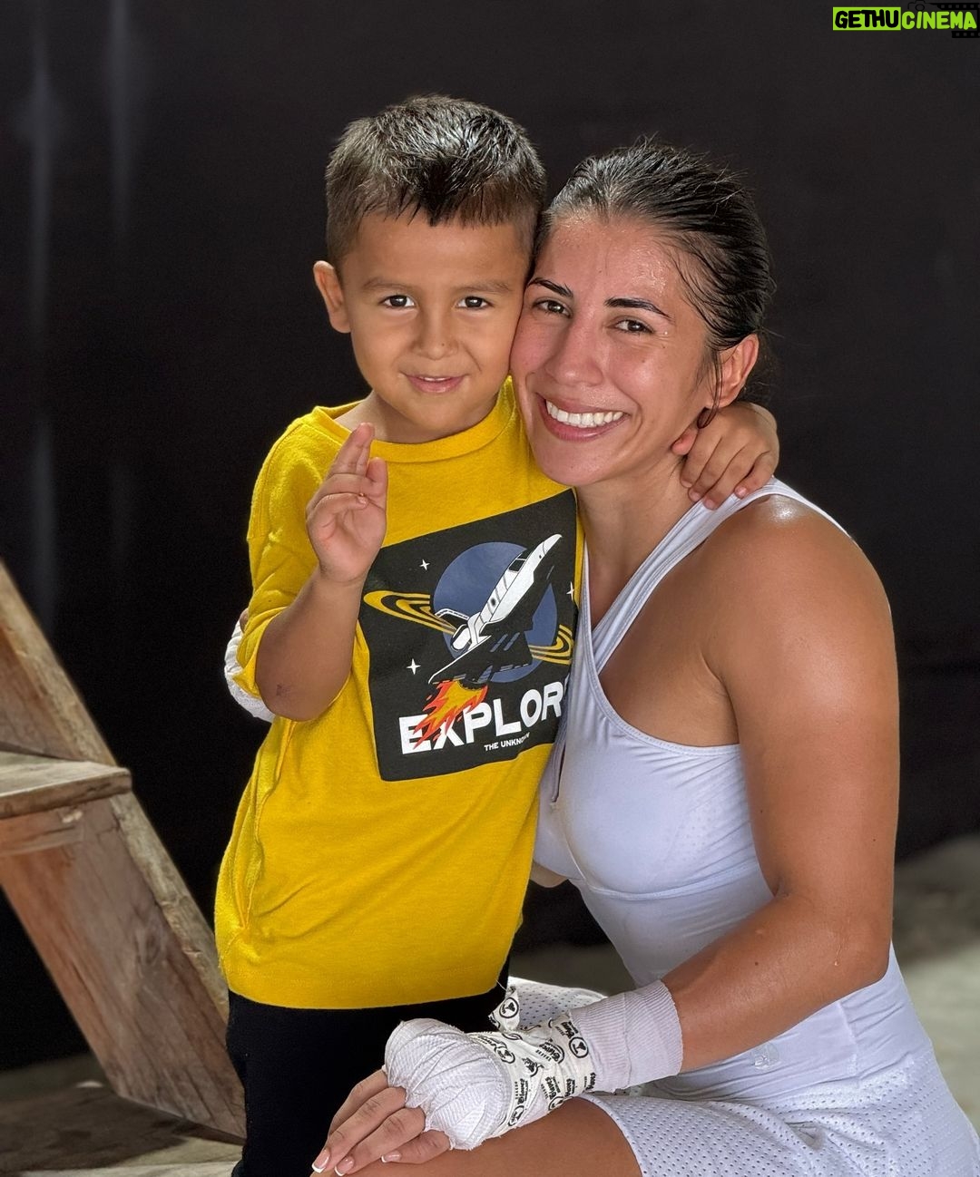 Yokasta Valle Instagram - Tia enamorada de mi futuro boxeador 💥🥊