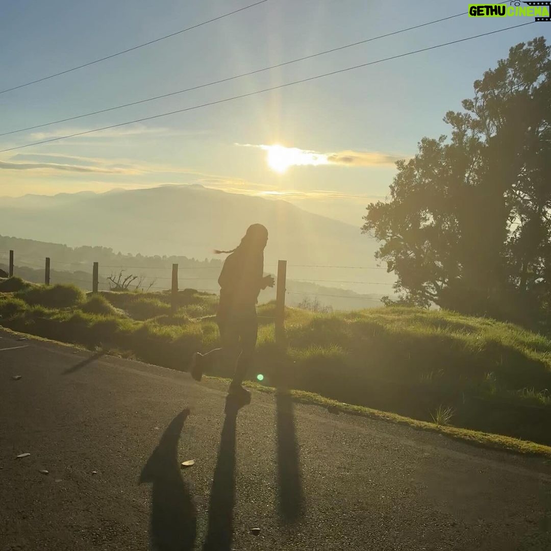 Yokasta Valle Instagram - Me hacía falta conquistar el Volcán Poás cuántos sacrificios, cuántos recuerdos, vamos por todo! Volcán Poás, Costa Rica