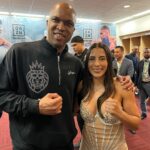Yokasta Valle Instagram - Gracias a @goldenboy por una excelente velada en Houston, la pase increíble conocí a un excelente ídolo como @jorgelinares y su bella esposa, además de gente que admiro mucho. La última foto es para mi madre @azucenaalvarez5 uno de sus galanes preferidos #mimamaesnovelera Thanks to @goldenboy for an excellent evening in Houston, I had an incredible time meeting an excellent idol like @jorgelinares and his beautiful wife, as well as people that I admire a lot. The last photo is for my mother @azucenaalvarez5, one of her favorite actors #mimamaesnovelera