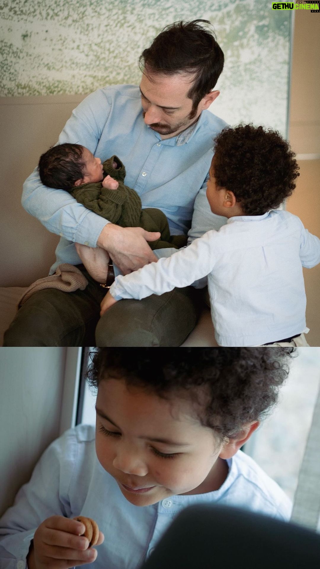Yolanda Tati - 11.5K Likes - 9 meses à espera deste momento❣️🧑🏽👶🏽
Leo & Max, O Primeiro Encontro de uma vida todinha…
Foi um misto de emoções e um dos momentos mais especiais das nossas vistas. Surpreendente, apaixonante e doce… 🍪😂🧸🧸 A vida a acontecer!!!! SÓ AMOR, SÓ GRATIDÃO…
#MoambaComPizza #SegundoPrato #TheTatiTurco
#Baby #Brothers #Family 🇦🇴🇮🇹🇵🇹
