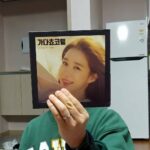 Yoo In-na Instagram - © @ys870922 사실 어제 아이유누나가 커피차랑 #가다쵸코렡 도 보내줬었음 #아이유인나