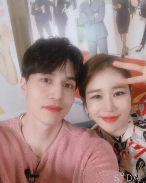 Yoo In-na Instagram - Finally their selca 😍❤
ctto thanks 😊