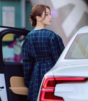 Yoon Jin-yi Instagram - 🌸